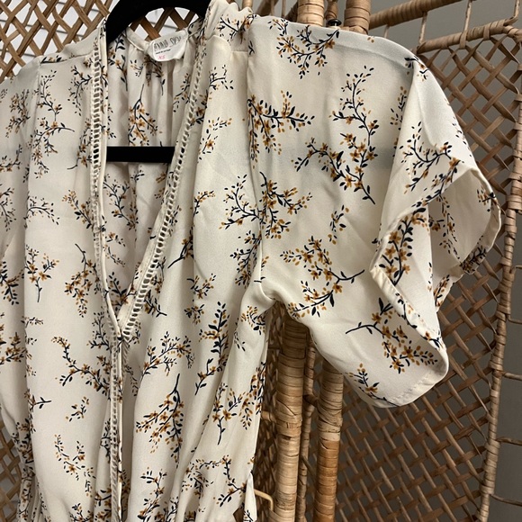 Sienna Sky Blouses - Picture 2 of 8